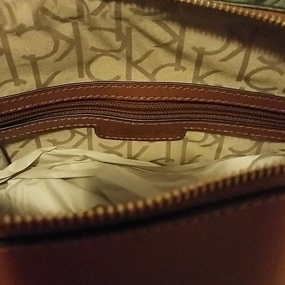 calvin klein handbag 14"x12" - Picture 2 of 5